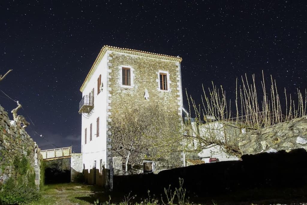 Μαγεμένος Πύργος Στις Θαλάμες Apartment Koumani Exterior photo